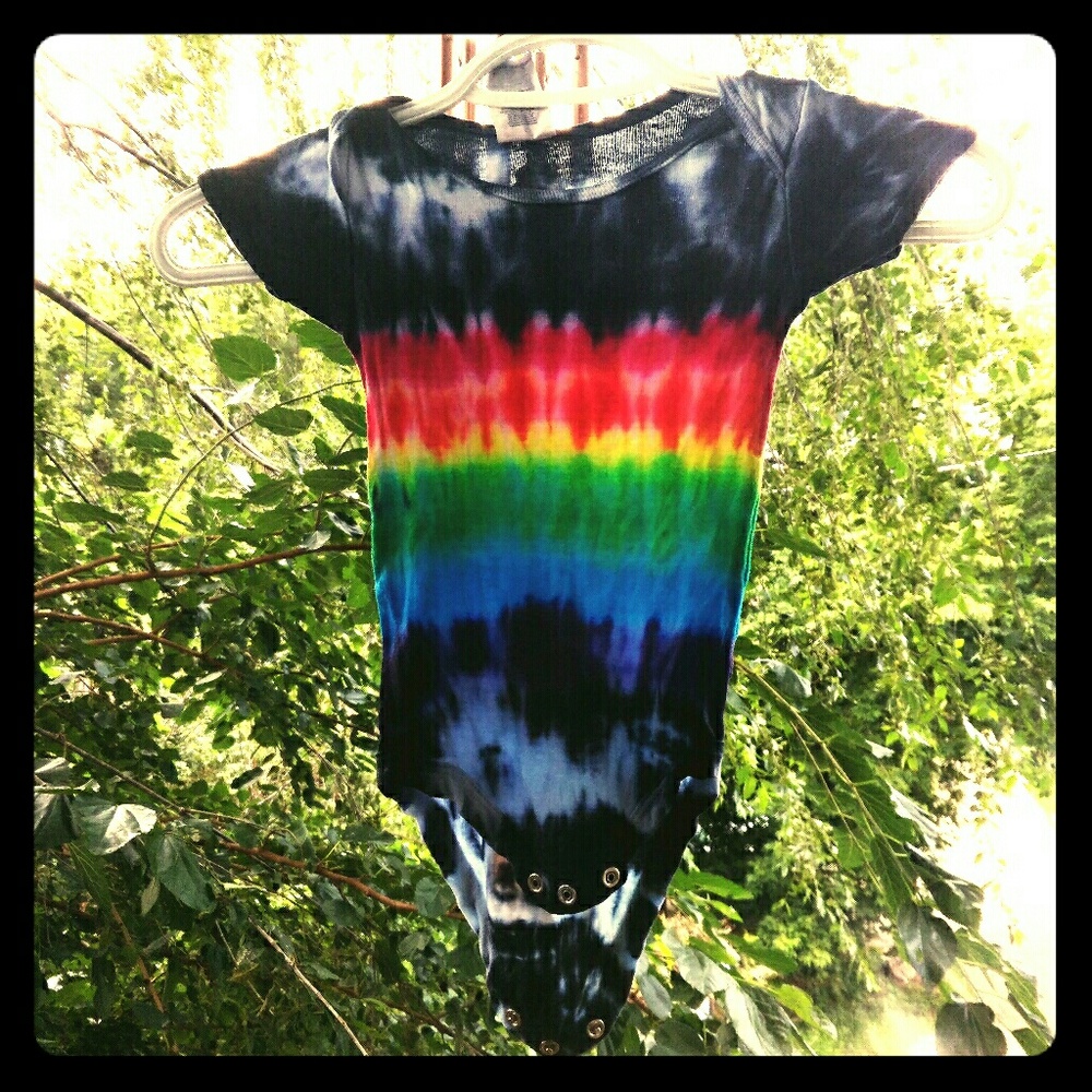 3-6m rainbow onesie